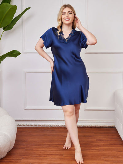 Reines Seiden-Nachtkleid mit Spitzenkragen und Schlitzsaum in Übergrößen