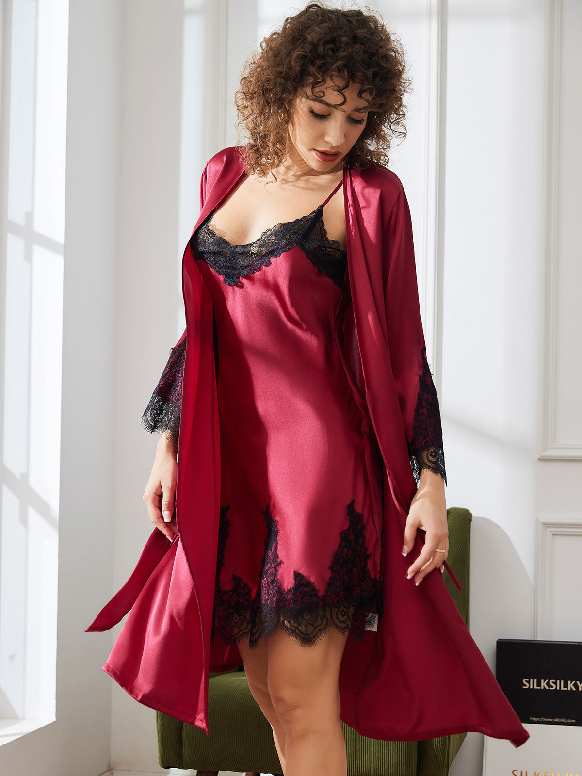 Nachthemd & Robe aus reiner Seidenspitze 2-tlg.Set