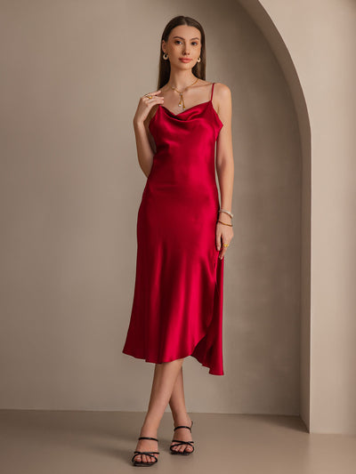 Reines Seidenkleid mit Spaghettiträgern und Schlitz