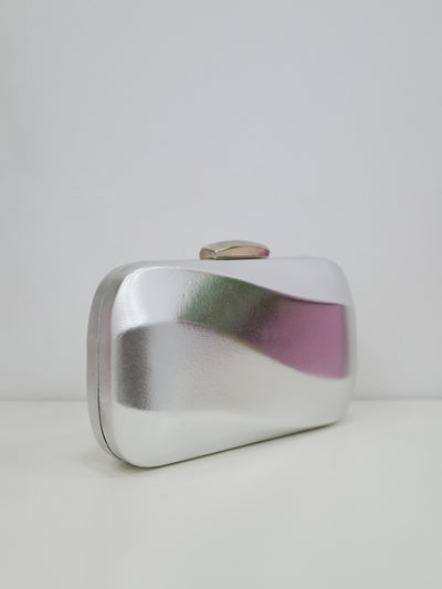 Silver wave effect clutch