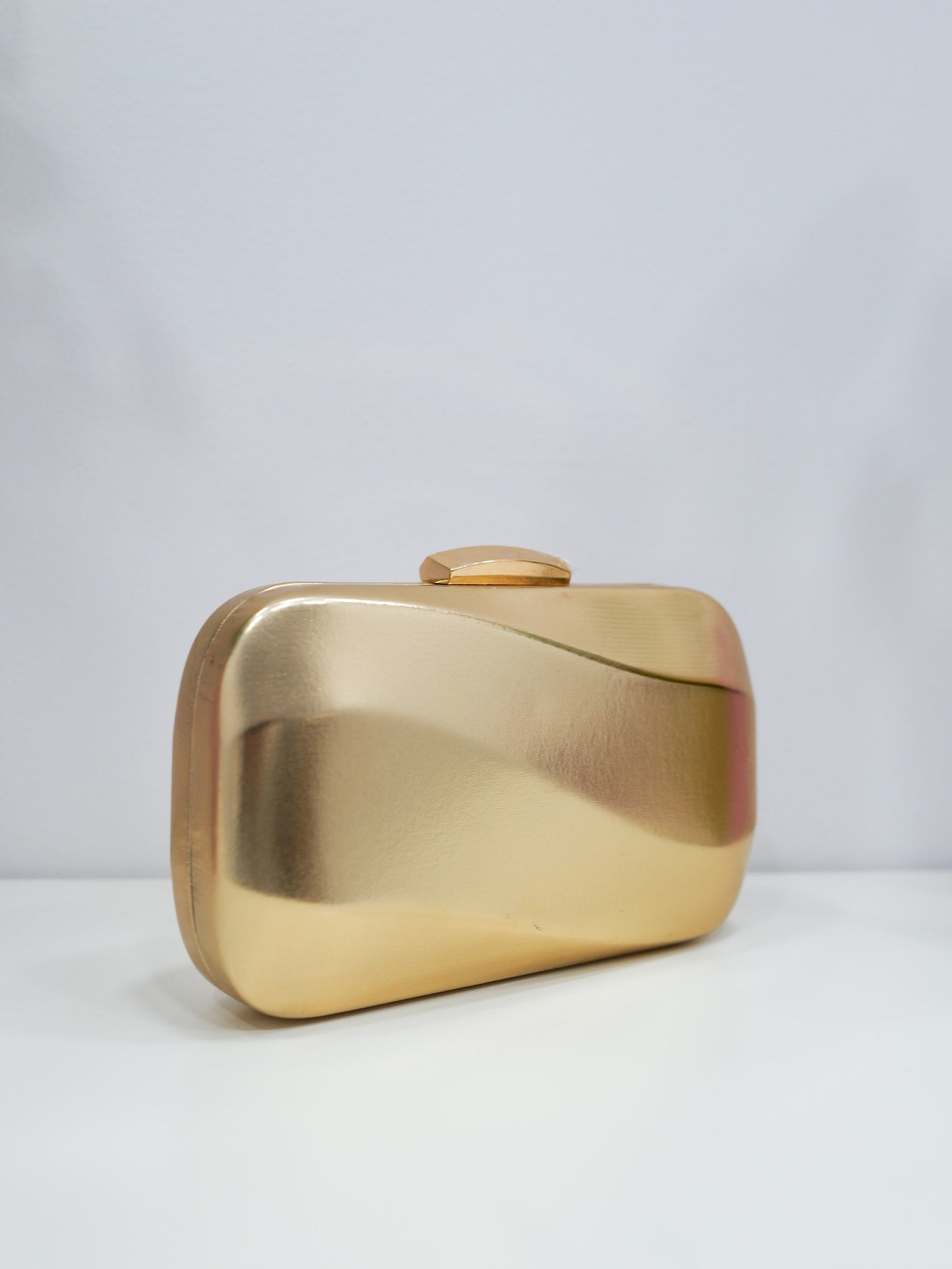 Golden wave effect clutch