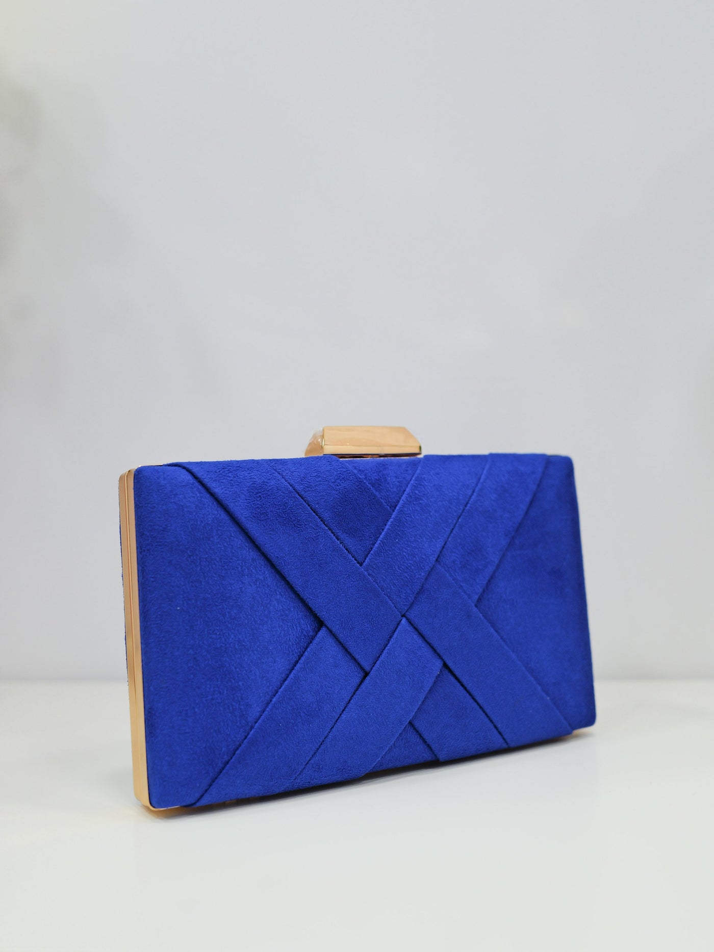 Braided klein clutch