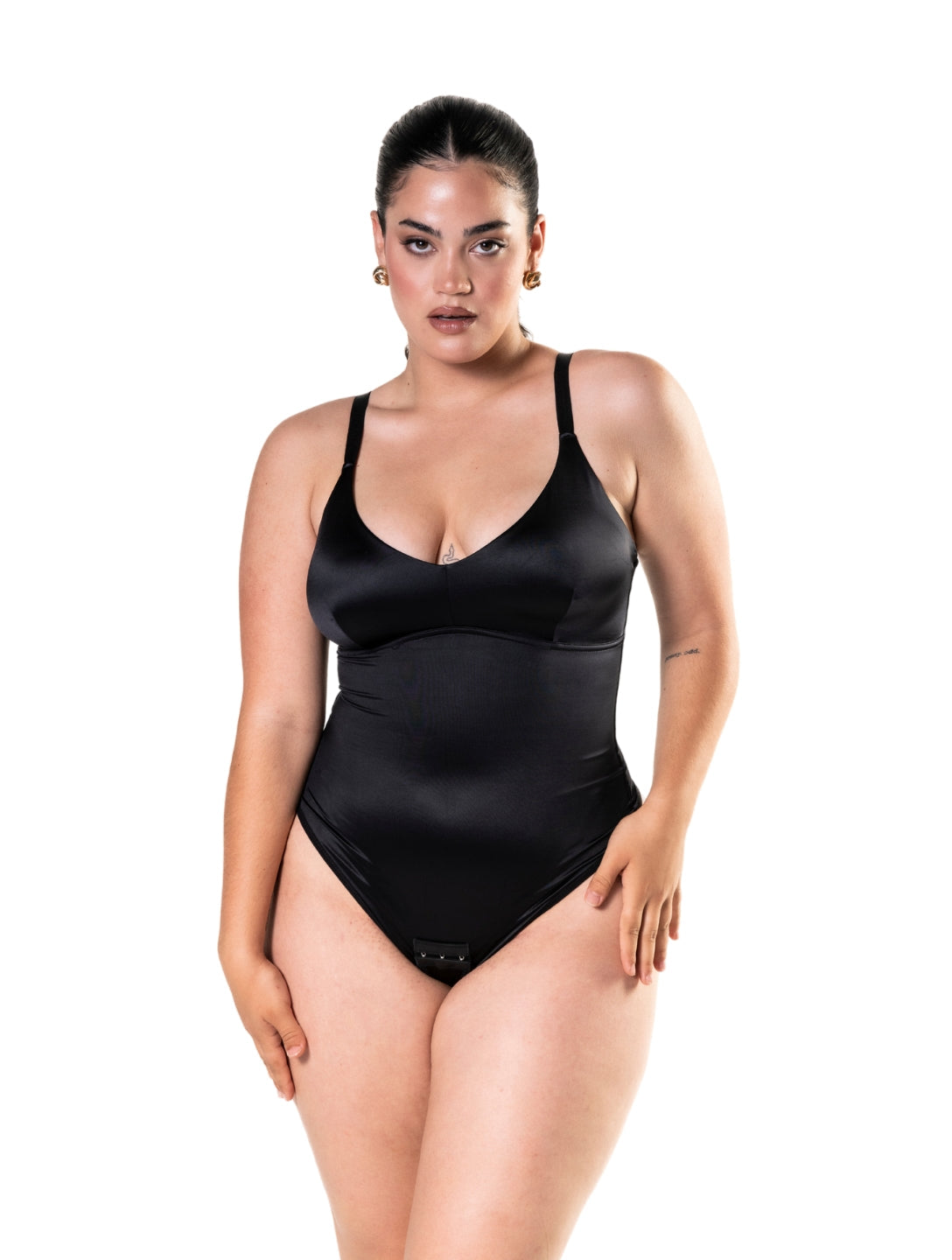 Figurbetonter Tanga-Body aus Satin